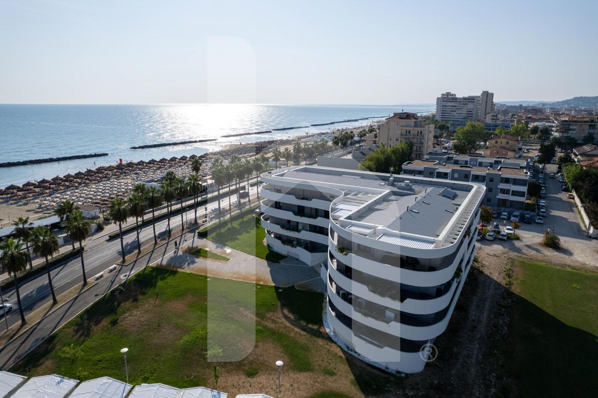 Homiday - Waterfront Montesilvano Marina 外观 照片
